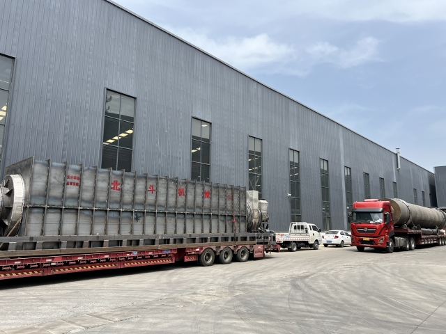 烘干機、炭化機全套生產線，四車浩浩蕩蕩齊發